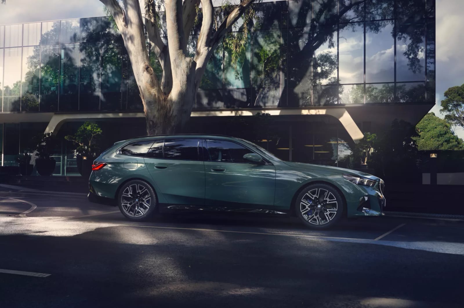 BMW i5 Touring - billede 2