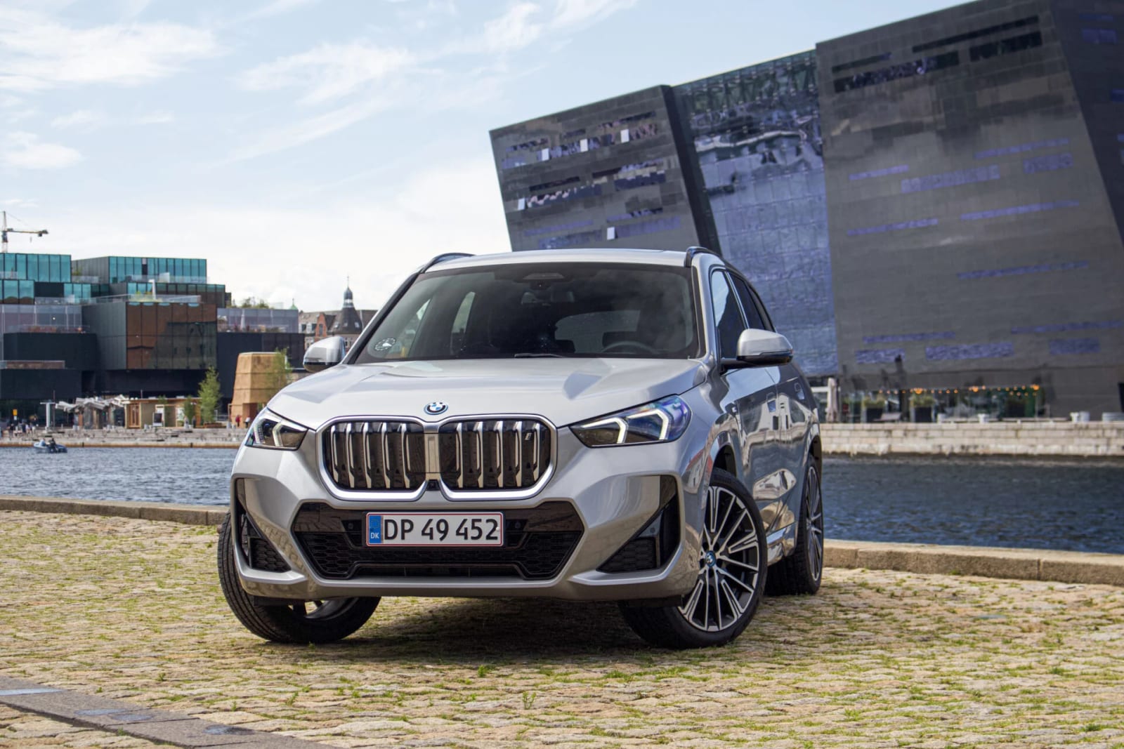 BMW iX1